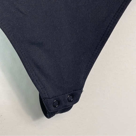 ARITZIA Babaton Contour Crew Bodysuit Muscle High Neck Black Size XS Minimalist - Picture 12 of 16